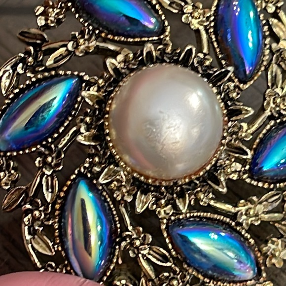 Vintage Antique Gold Victorian Style Pin with Faux Pearl & Oil Slick Gems - Picture 4 of 16